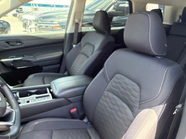 2025 Nissan Pathfinder SV FWD