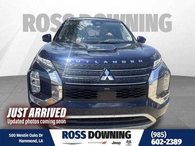 2024 Mitsubishi Outlander Base